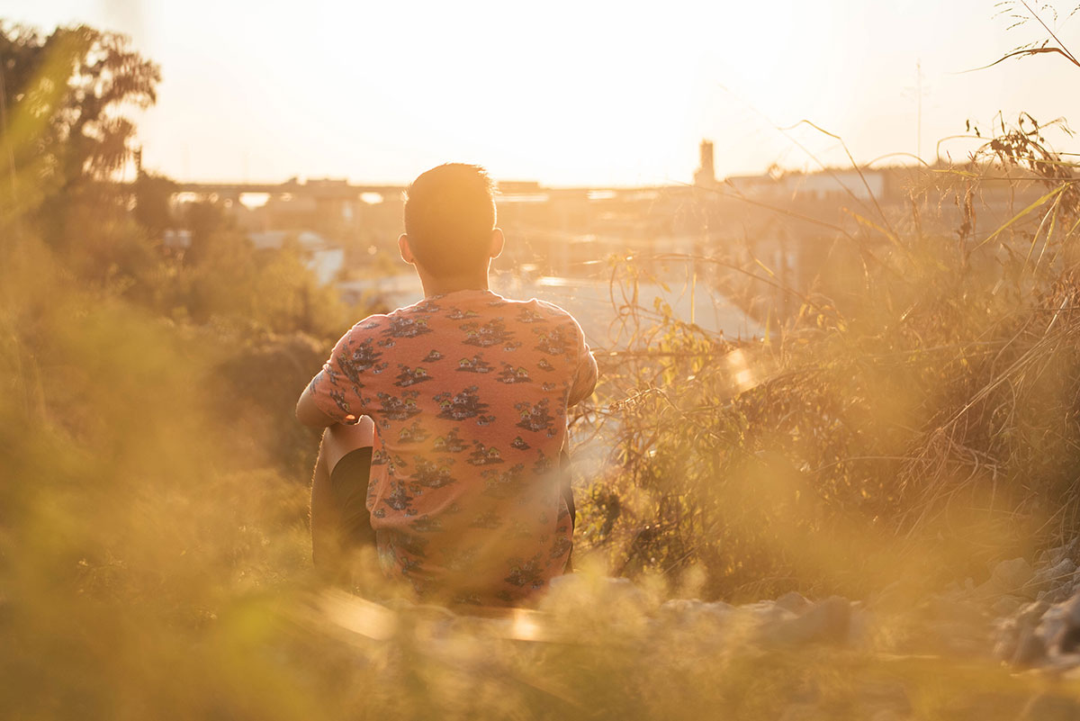 Young Man support her while she's pregnant